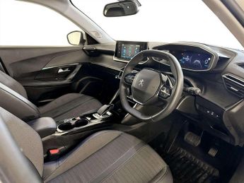Peugeot E-2008 50kWh Allure Premium SUV 5dr Electric Auto (136 ps)