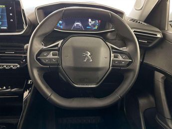 Peugeot E-2008 50kWh Allure Premium SUV 5dr Electric Auto (136 ps)