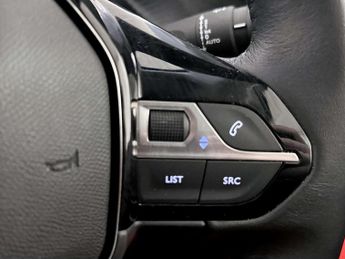 Peugeot E-2008 50kWh Allure Premium SUV 5dr Electric Auto (136 ps)