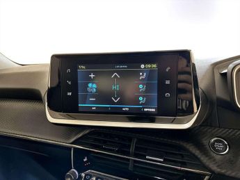 Peugeot E-2008 50kWh Allure Premium SUV 5dr Electric Auto (136 ps)
