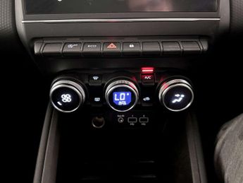 Renault Clio 1.0 TCe Evolution Hatchback 5dr Petrol Manual Euro 6 (s/s) (90 p