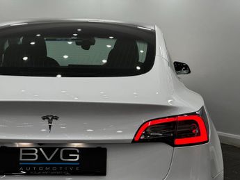 Tesla Model 3 Standard Range Plus Auto RWD 4dr