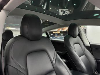 Tesla Model 3 Standard Range Plus Auto RWD 4dr