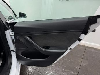 Tesla Model 3 Standard Range Plus Auto RWD 4dr