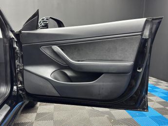 Tesla Model 3 (Dual Motor) Long Range Auto 4WDE 4dr