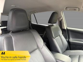 Toyota RAV4 2.2 D-CAT Invincible SUV 5dr Diesel Auto 4WD Euro 5 (150 ps)