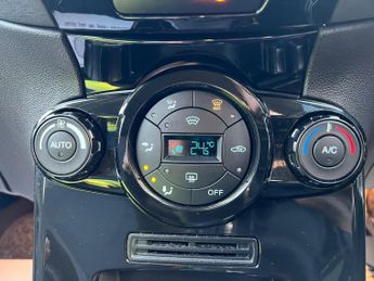 Ford Fiesta 1.6 Zetec Powershift Euro 5 5dr
