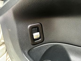 Mercedes-Benz C Class 2.1 C220 BlueTEC AMG Line (Premium) G-Tronic+ Euro 6 (s/s) 4dr