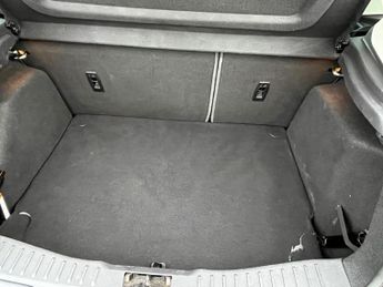 Ford Focus 1.0T EcoBoost Zetec Navigator Euro 5 (s/s) 5dr