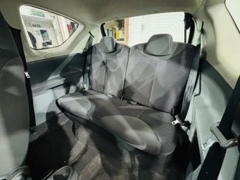 Peugeot 107 1.0 12V Urban Hatchback 3dr Petrol 2 Tronic Euro 4 (68 ps)