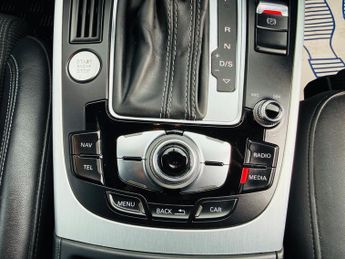 Audi A4 Avant 2.0 TFSI S line Estate 5dr Petrol Multitronic Euro 5 (s/s) (211 