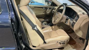 Volvo V70 2.4 SE 5dr
