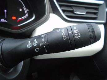 Renault Clio 1.6 E-TECH Techno Auto Euro 6 (s/s) 5dr