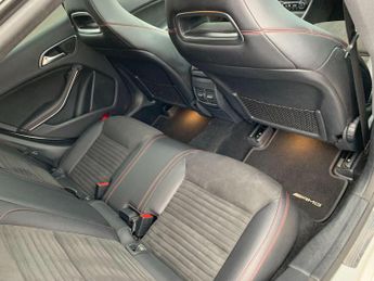 Mercedes-Benz CLA 2.1 CLA220d AMG Line Shooting Brake 7G-DCT Euro 6 (s/s) 5dr