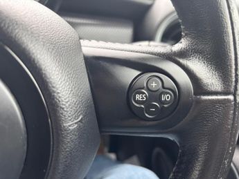 MINI Convertible 2.0 Cooper SD Euro 5 (s/s) 2dr