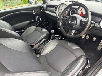 MINI Convertible 2.0 Cooper SD Euro 5 (s/s) 2dr