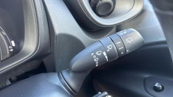 Toyota Aygo X 1.0 VVT-i Pure x-shift Euro 6 (s/s) 5dr