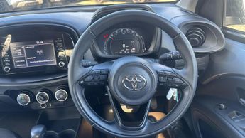 Toyota Aygo X 1.0 VVT-i Pure x-shift Euro 6 (s/s) 5dr