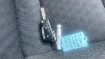 Toyota Yaris 1.5 VVT-h Design E-CVT Euro 6 (s/s) 5dr