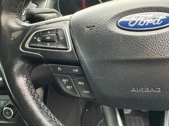 Ford Focus 1.6 TDCi Titanium Euro 5 (s/s) 5dr