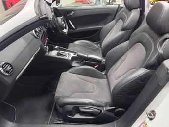 Audi TT 2.0 TDI Black Edition Roadster S Tronic quattro Euro 5 2dr