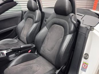 Audi TT 2.0 TDI Black Edition Roadster S Tronic quattro Euro 5 2dr