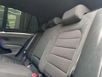 VOLKSWAGEN GOLF 2.0 TSI BlueMotion Tech R  Hatchback 5dr Petrol DSG 4Motion Euro
