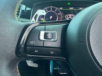 VOLKSWAGEN GOLF 2.0 TSI BlueMotion Tech R  Hatchback 5dr Petrol DSG 4Motion Euro