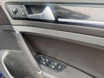 VOLKSWAGEN GOLF 2.0 TSI BlueMotion Tech R  Hatchback 5dr Petrol DSG 4Motion Euro