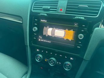 VOLKSWAGEN GOLF 2.0 TSI BlueMotion Tech R  Hatchback 5dr Petrol DSG 4Motion Euro