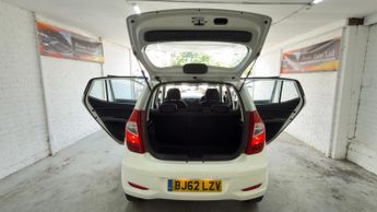 Hyundai i10 1.2 Active Hatchback 5dr Petrol Auto Euro 5 (85 bhp)