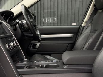 Land Rover Discovery 3.0 SD V6 Landmark Edition Auto 4WD Euro 6 (s/s) 5dr