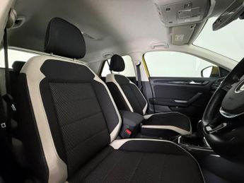 Volkswagen T-Roc 1.5 TSI EVO SEL DSG Euro 6 (s/s) 5dr