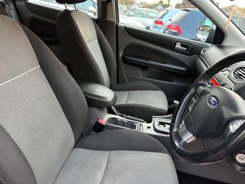 Ford Focus 1.6 Zetec 5dr