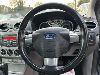 Ford Focus 1.6 Zetec 5dr