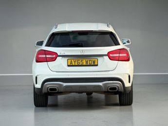 Mercedes-Benz GLA 2.1 GLA200d AMG Line (Premium) SUV 5dr Diesel 7G-DCT 4MATIC Euro