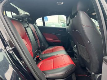 Jaguar XE 2.0d R-Sport Auto Euro 6 (s/s) 4dr