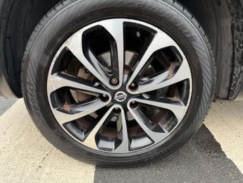 Nissan Qashqai 2.0 n-tec SUV 5dr Petrol CVT 4WD Euro 5 (140 ps)