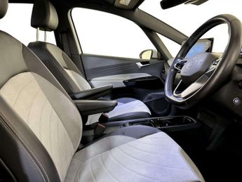 Volkswagen ID.3 Pro 58kWh Family Hatchback 5dr Electric Auto (145 ps)