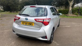 Toyota Yaris 1.5 VVT-h Icon Tech E-CVT Euro 6 (s/s) 5dr