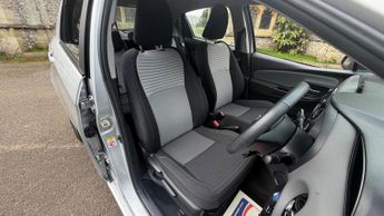 Toyota Yaris 1.5 VVT-h Icon Tech E-CVT Euro 6 (s/s) 5dr
