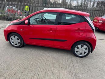 Toyota AYGO 1.0 VVT-i x-play x-shift Euro 5 5dr Euro 5