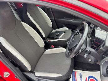 Toyota AYGO 1.0 VVT-i x-play x-shift Euro 5 5dr Euro 5
