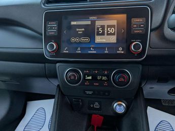 Nissan Leaf 40kWh Acenta Auto 5dr