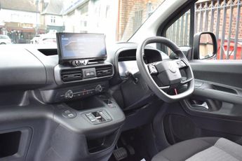 Citroen e-Berlingo 52kWh PLUS XL Auto 5dr (7.4kW Charger)