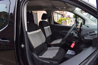 Citroen e-Berlingo 52kWh PLUS XL Auto 5dr (7.4kW Charger)