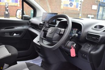 Citroen e-Berlingo 52kWh PLUS XL Auto 5dr (7.4kW Charger)
