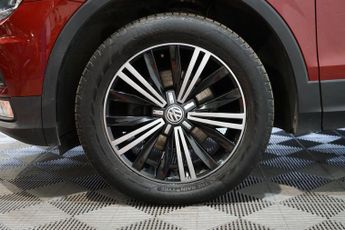 Volkswagen Tiguan 2.0 TDI BlueMotion Tech SE Navigation DSG 4Motion Euro 6 (s/s) 5