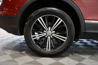 Volkswagen Tiguan 2.0 TDI BlueMotion Tech SE Navigation DSG 4Motion Euro 6 (s/s) 5