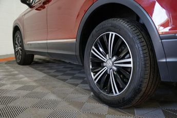 Volkswagen Tiguan 2.0 TDI BlueMotion Tech SE Navigation DSG 4Motion Euro 6 (s/s) 5